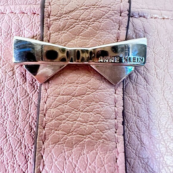 Ann Klein Zip up Leather wallet - Picture 2 of 12